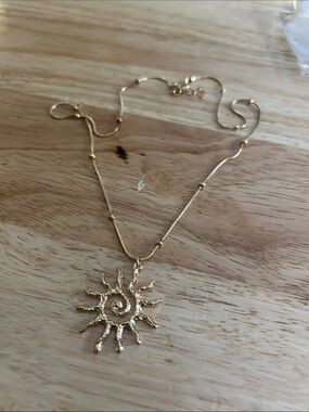 Gold Sunburst Pendant Necklace - Elegant Women's Jewelry